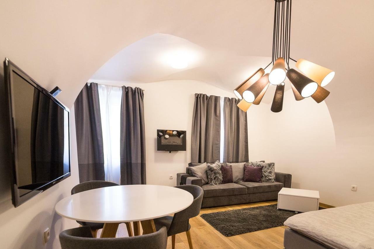 St. Marks Apartment 1 ザグレブ エクステリア 写真